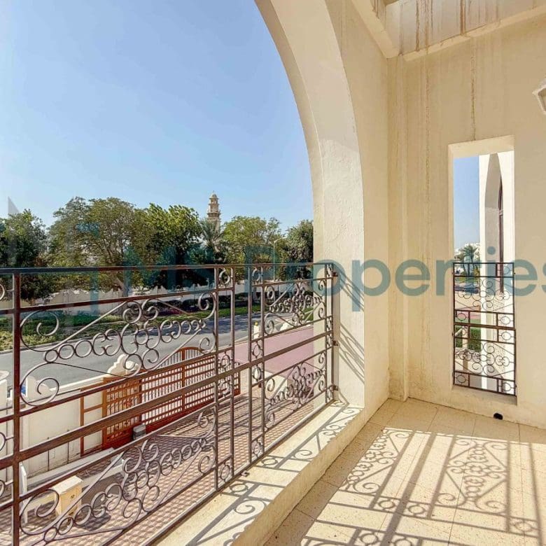 Sophisticated | 5BR Villa | View Balcony
