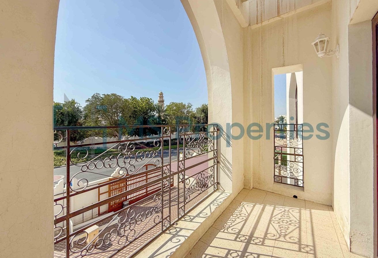 Sophisticated | 5BR Villa | View Balcony