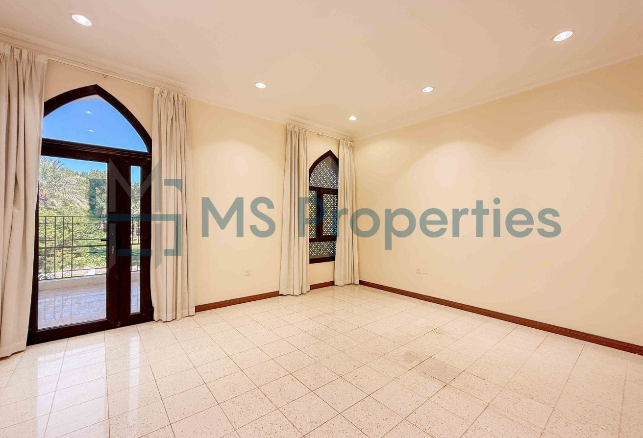 Sophisticated | 5BR Villa | View Balcony