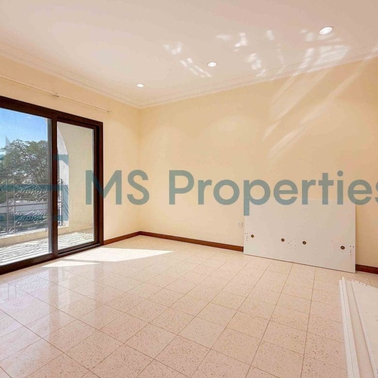 Sophisticated | 5BR Villa | View Balcony