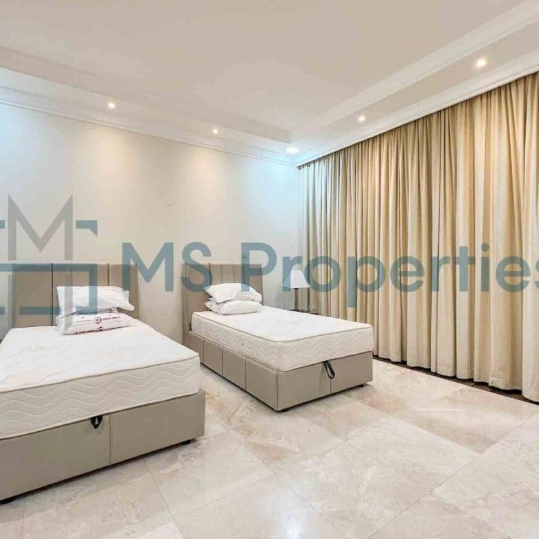 Perfect Space | 5BR+Maids Villa | View Balcony