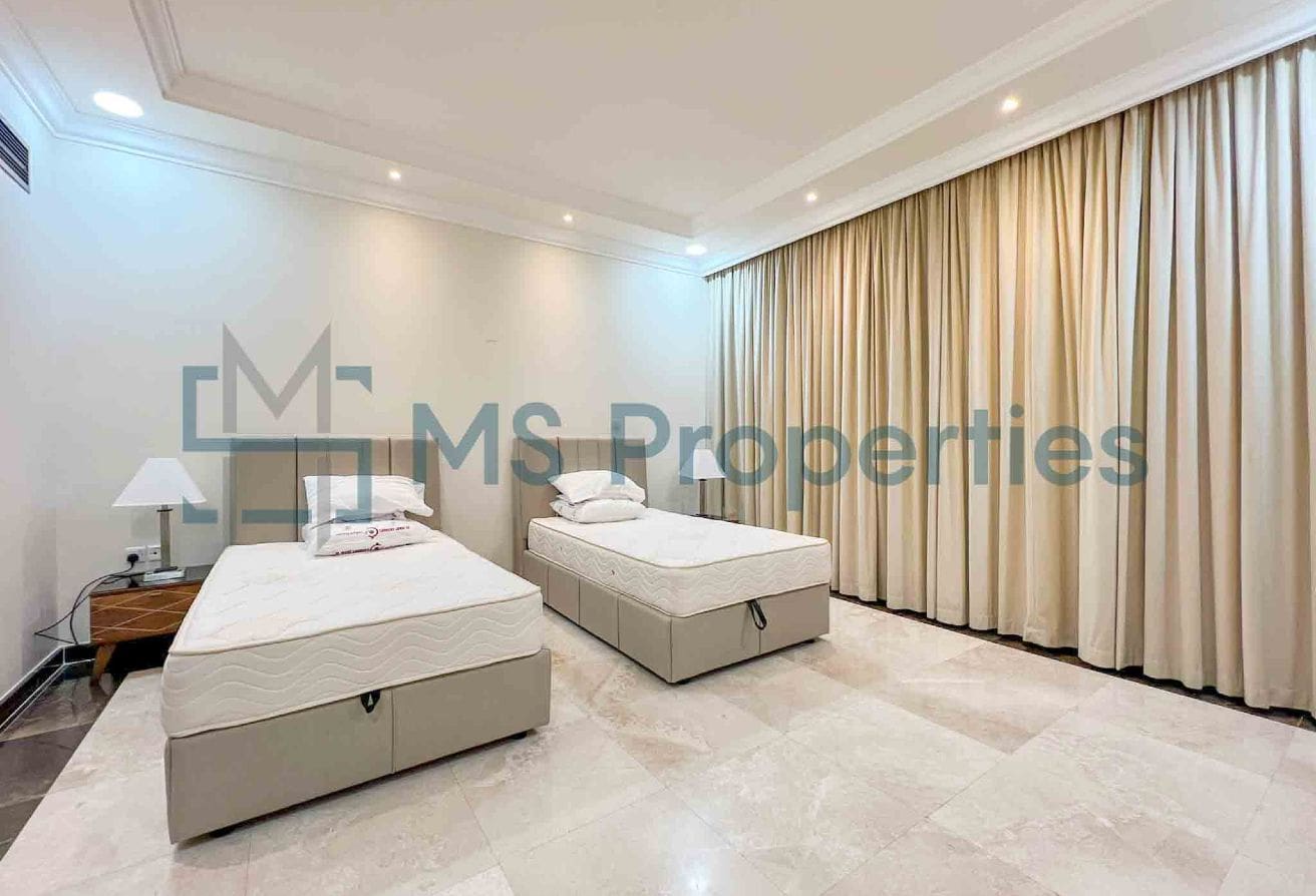 Perfect Space | 5BR+Maids Villa | View Balcony