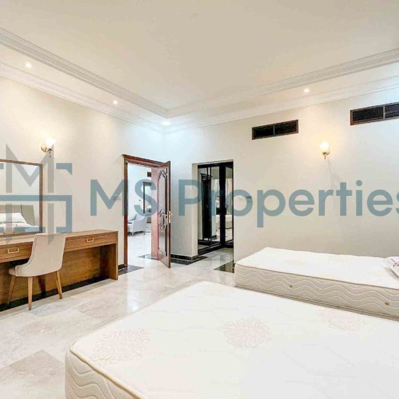 Perfect Space | 5BR+Maids Villa | View Balcony