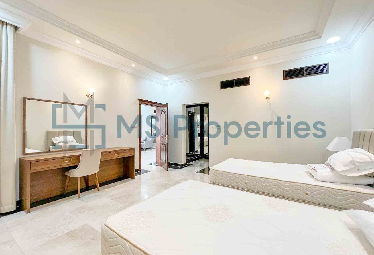 Perfect Space | 5BR+Maids Villa | View Balcony