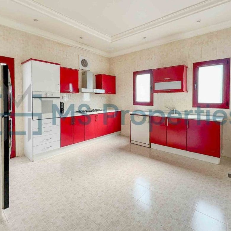 Perfect Space | 5BR+Maids Villa | View Balcony
