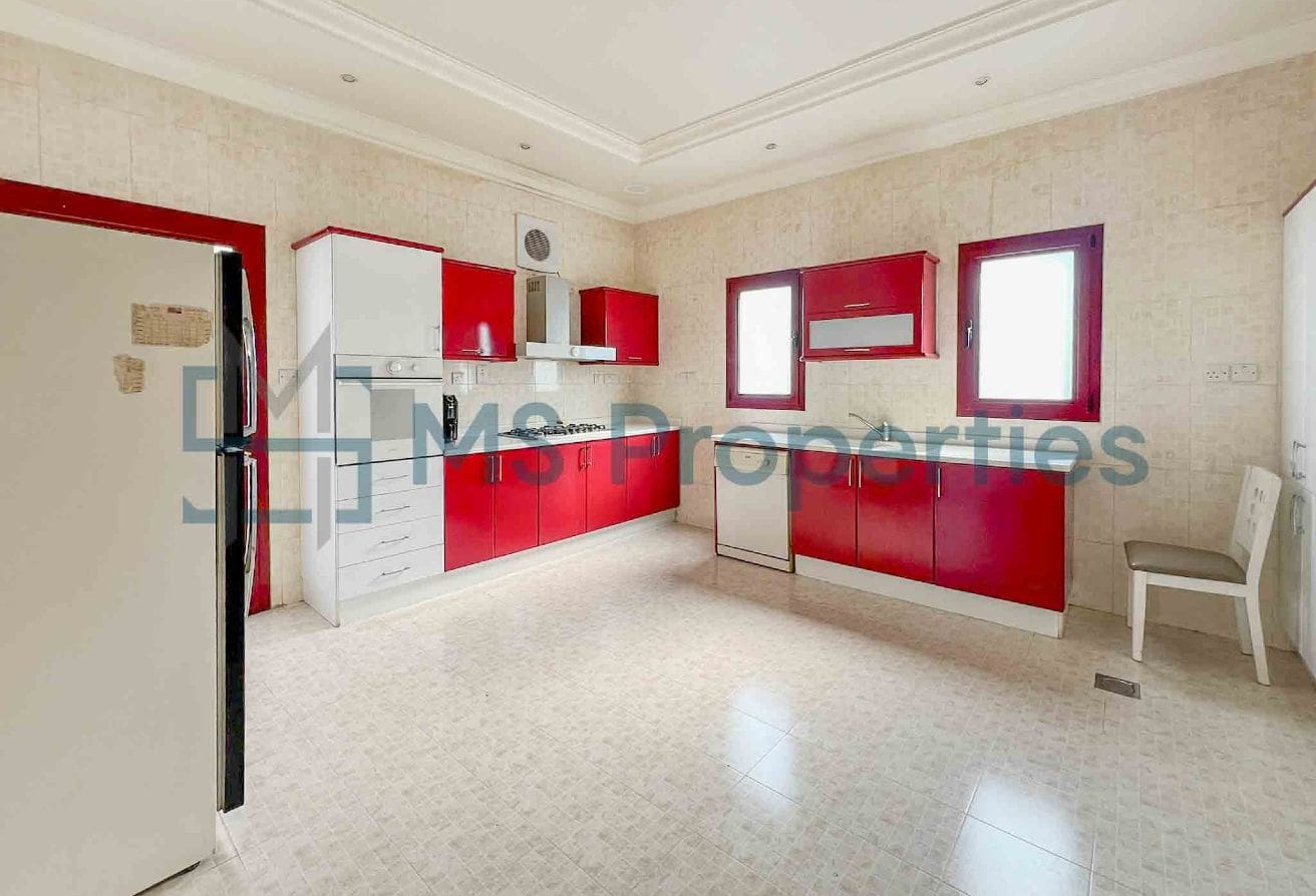 Perfect Space | 5BR+Maids Villa | View Balcony