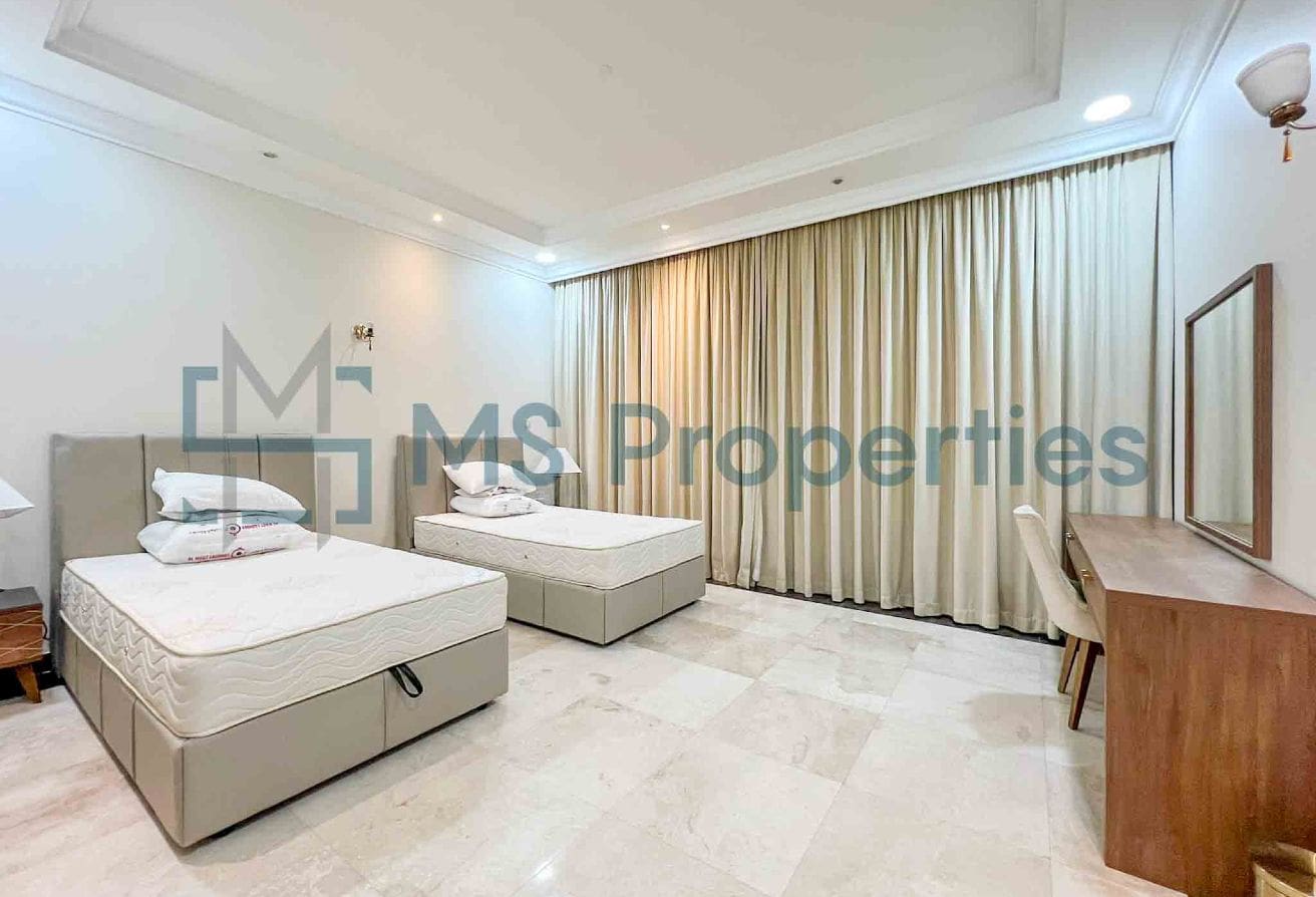 Perfect Space | 5BR+Maids Villa | View Balcony