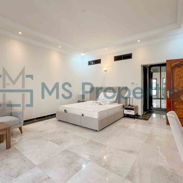 Perfect Space | 5BR+Maids Villa | View Balcony