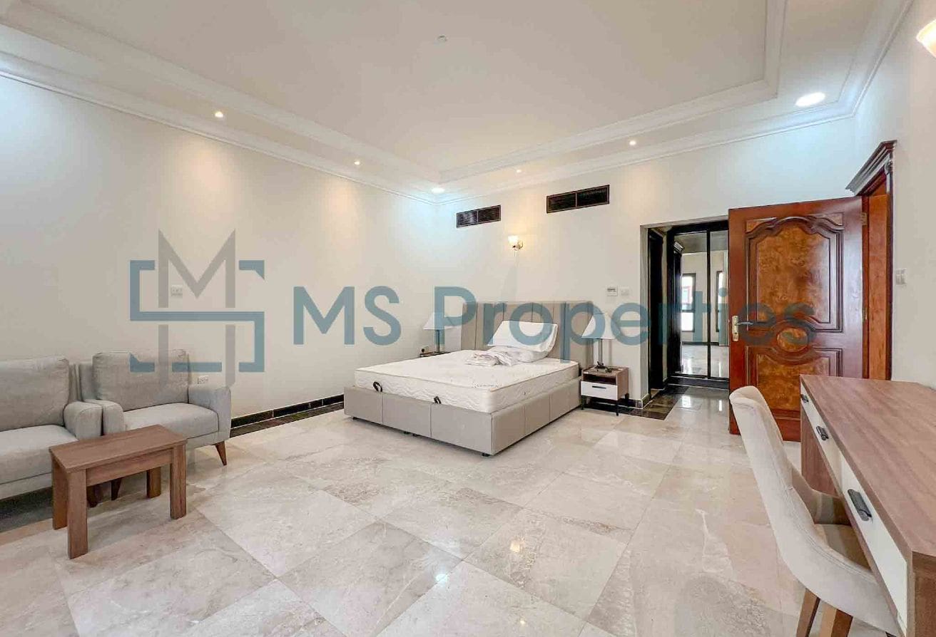 Perfect Space | 5BR+Maids Villa | View Balcony