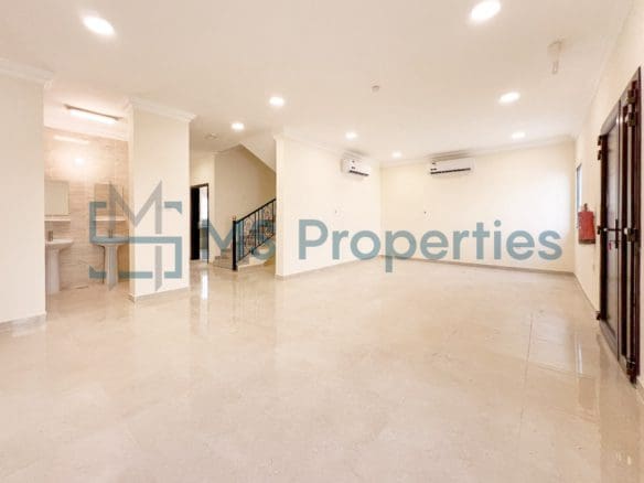 Spacious 6 Bedroom Compound Villa in Al Kheesa