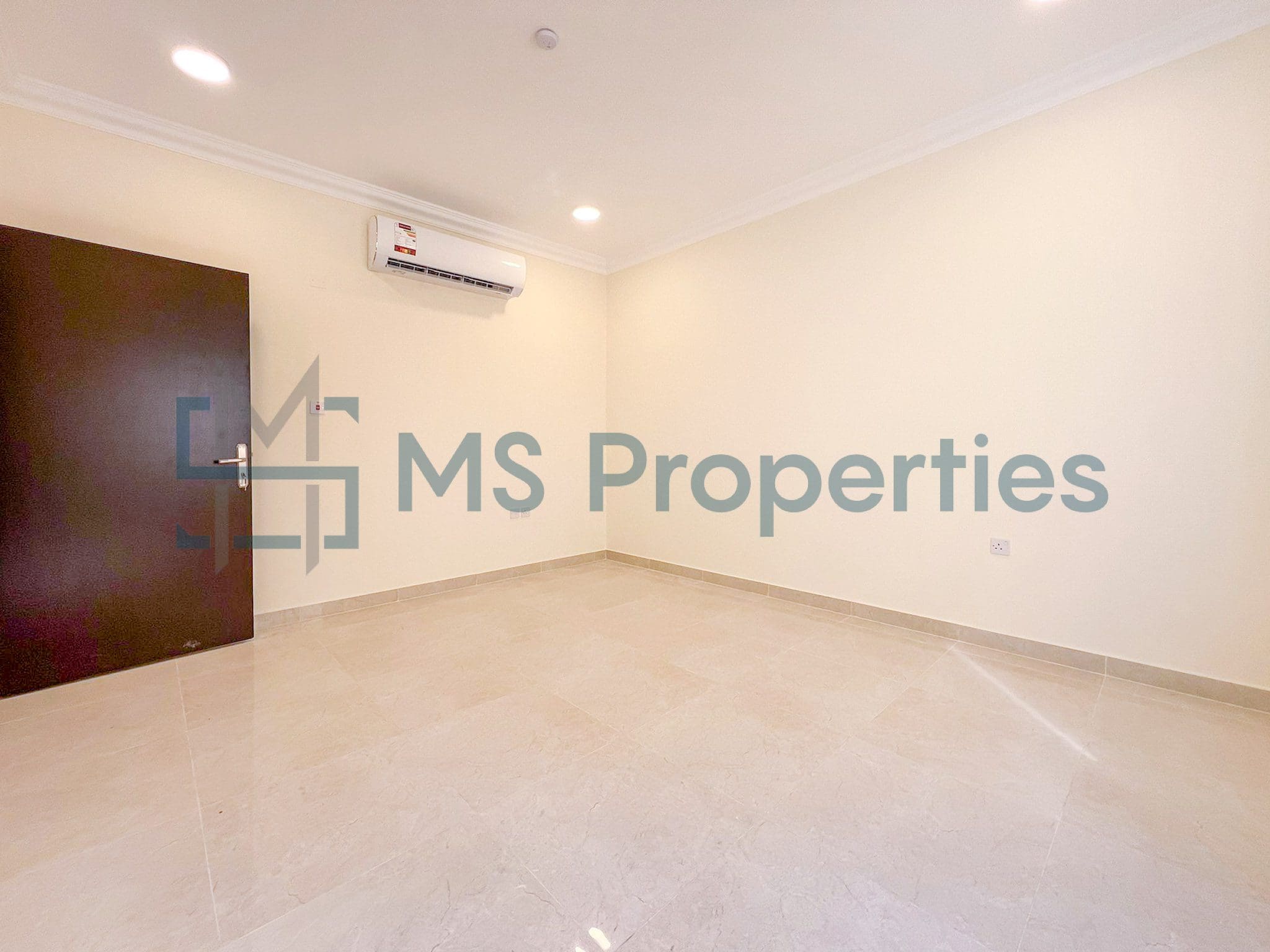 Spacious 6 Bedroom Compound Villa in Al Kheesa
