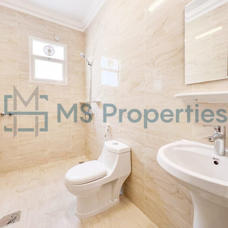 Spacious 6 Bedroom Compound Villa in Al Kheesa