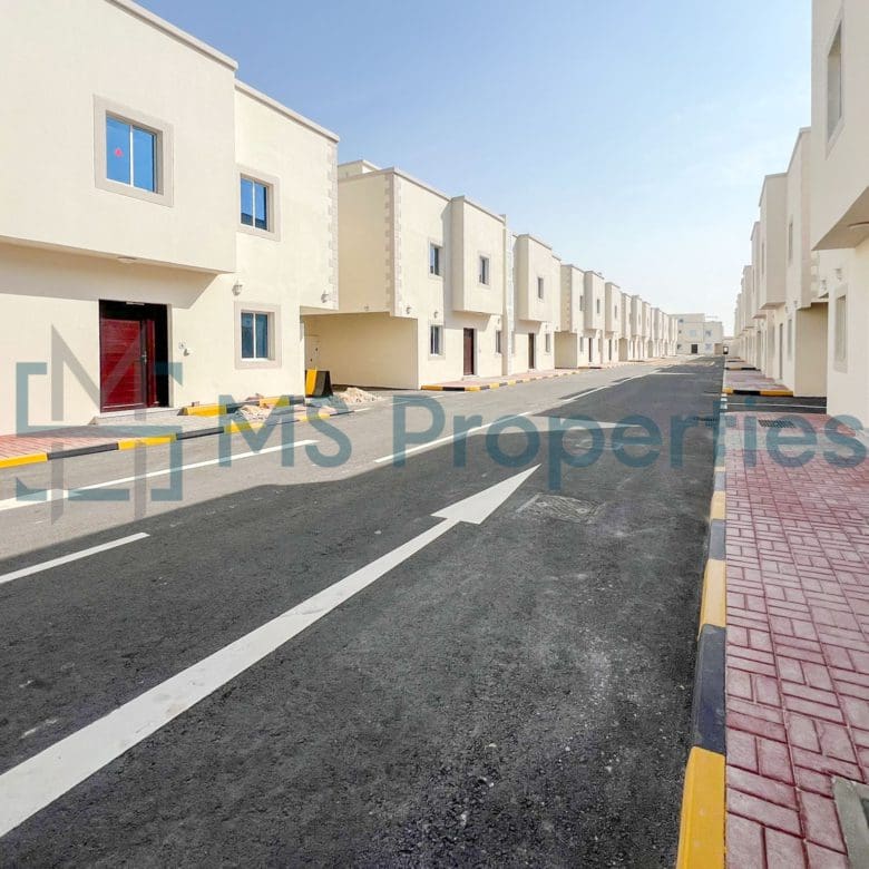 Spacious 6 Bedroom Compound Villa in Al Kheesa