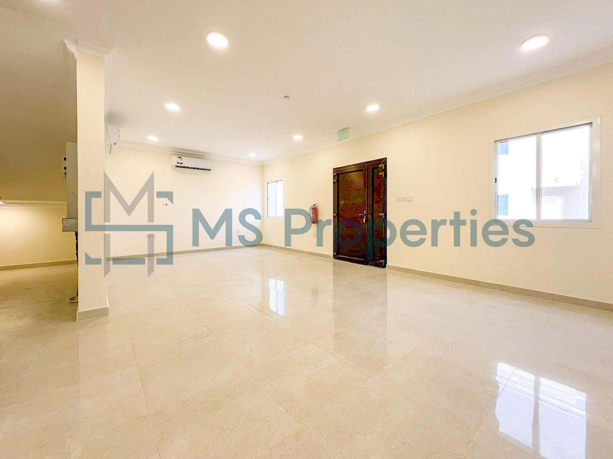 Spacious 6 Bedroom Compound Villa in Al Kheesa