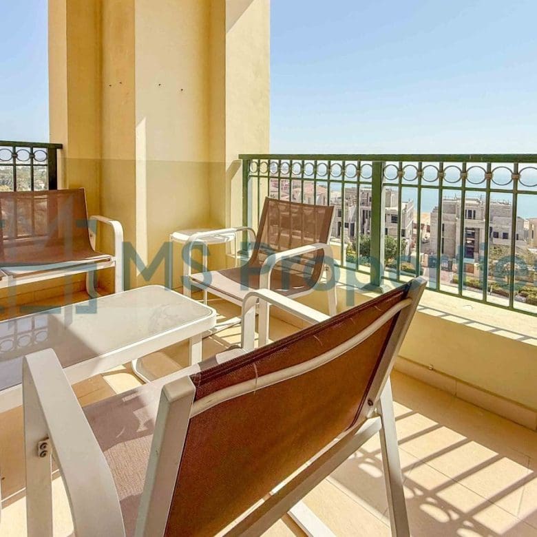 Bright | 2BHK Apartment | Beach Access