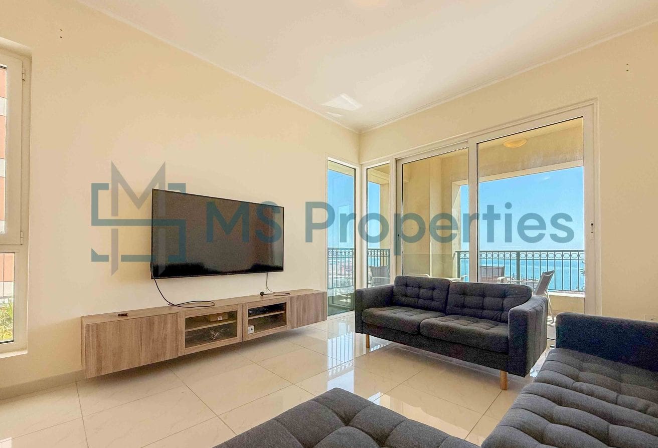 Bright | 2BHK Apartment | Beach Access