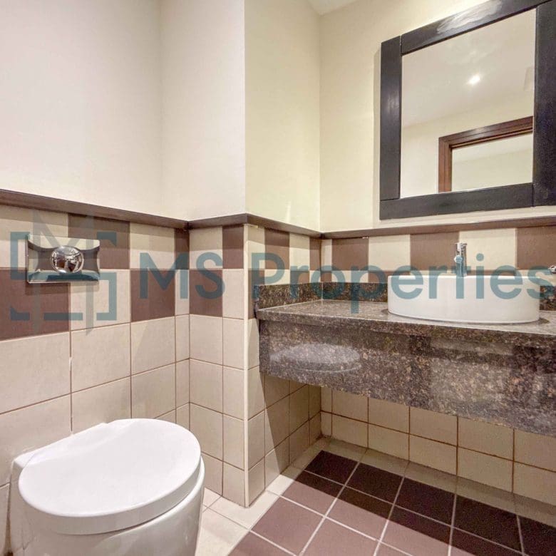 Luxuriously Furnished 2BHK Flats in Prime Area