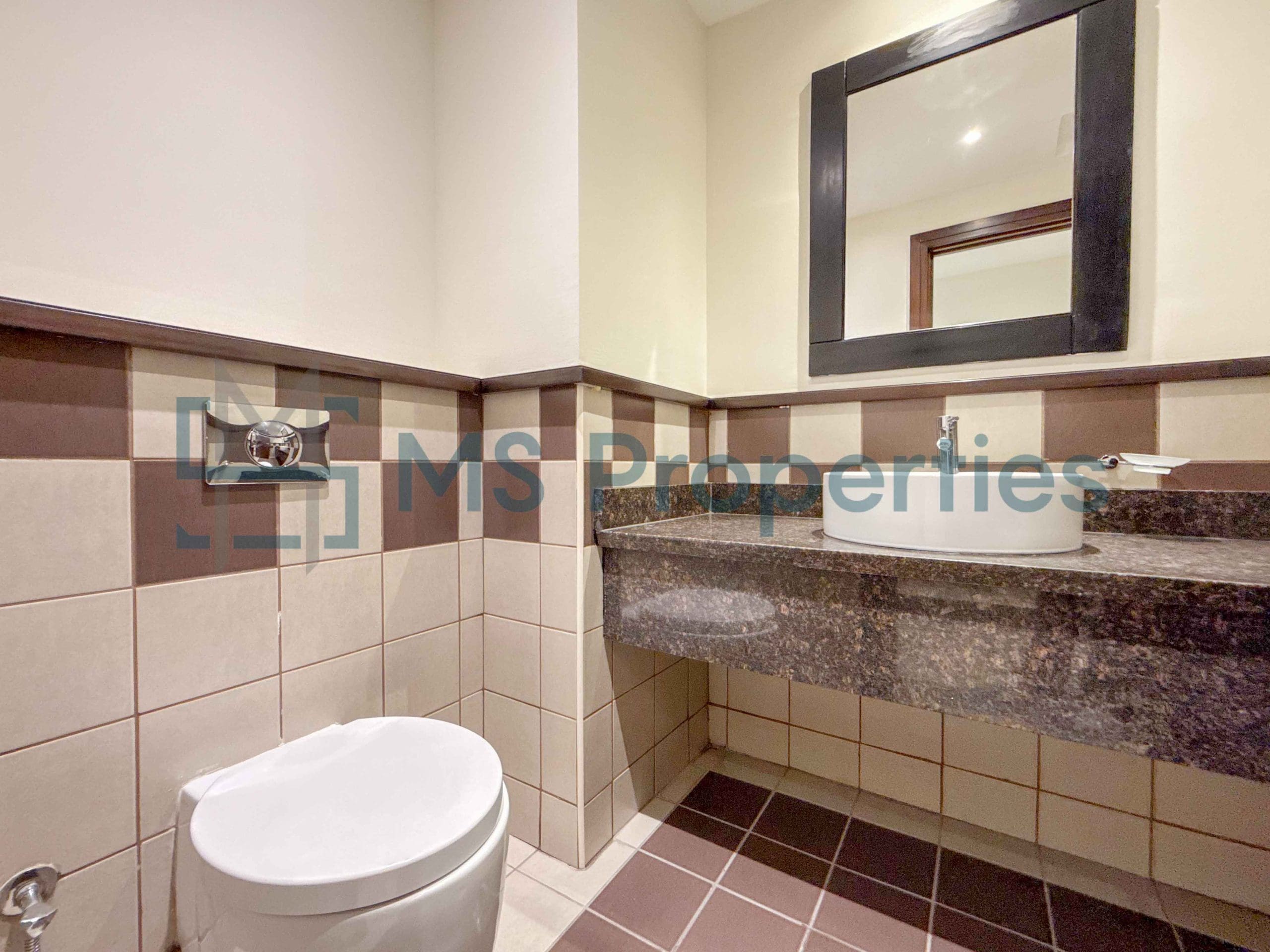 Luxuriously Furnished 2BHK Flats in Prime Area