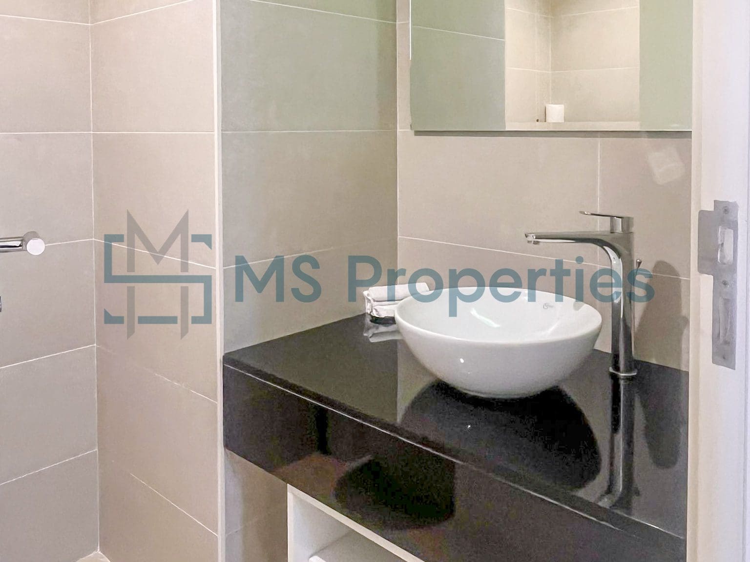 Hot Deal 1BHK Apartment with Stunning Balcony View