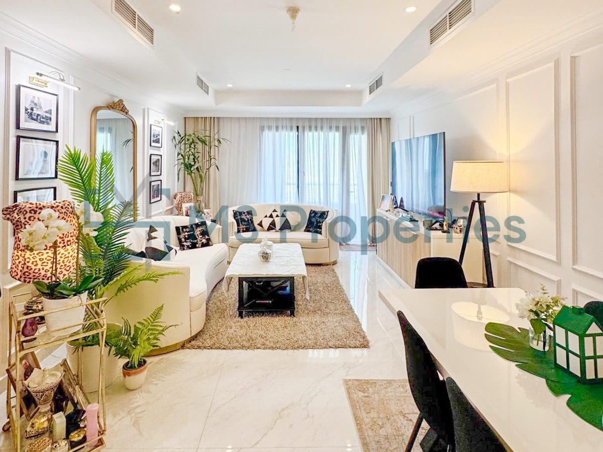 T04_1207_5 Luxurious 2BHK Flat with Marina View Balcony