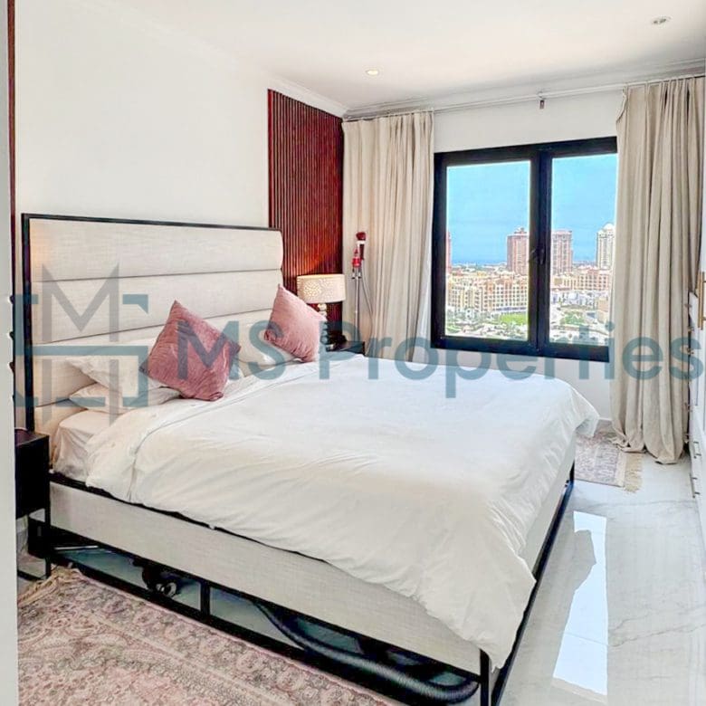 Luxurious 2BHK Flat with Marina View Balcony