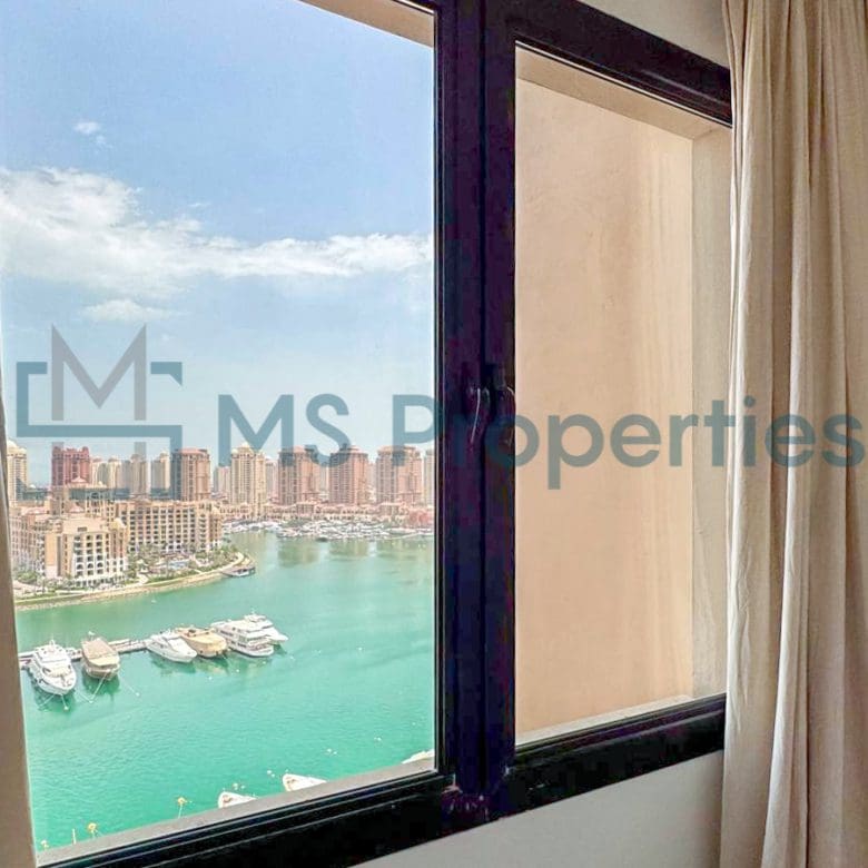 Luxurious 2BHK Flat with Marina View Balcony