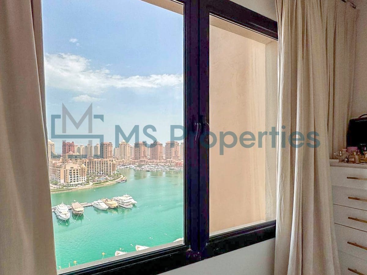 Luxurious 2BHK Flat with Marina View Balcony