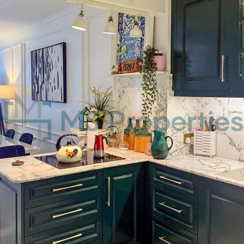 Luxurious 2BHK Flat with Marina View Balcony
