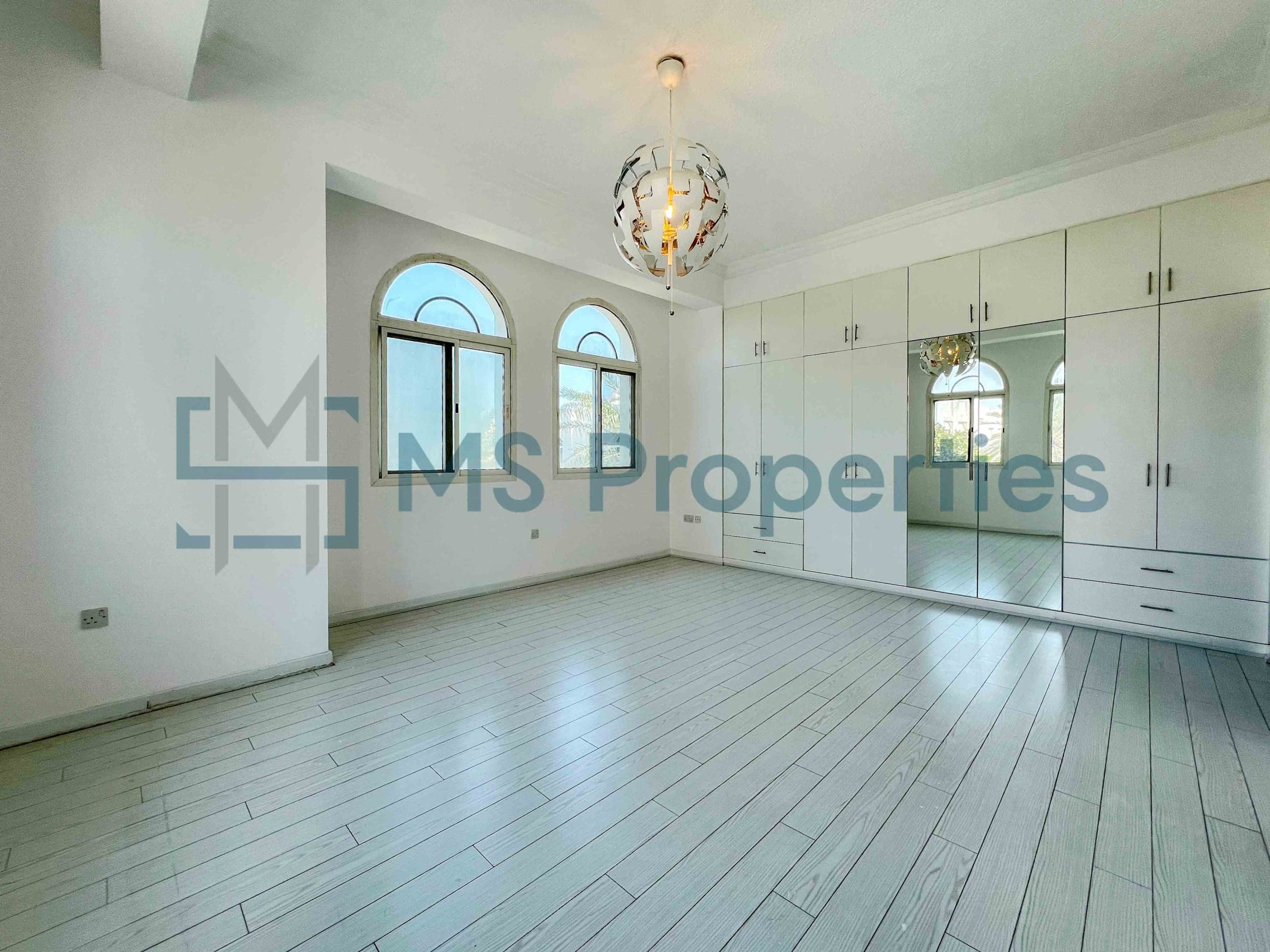 Spacious 4Bedroom+Maid Villa in West Bay Lagoon