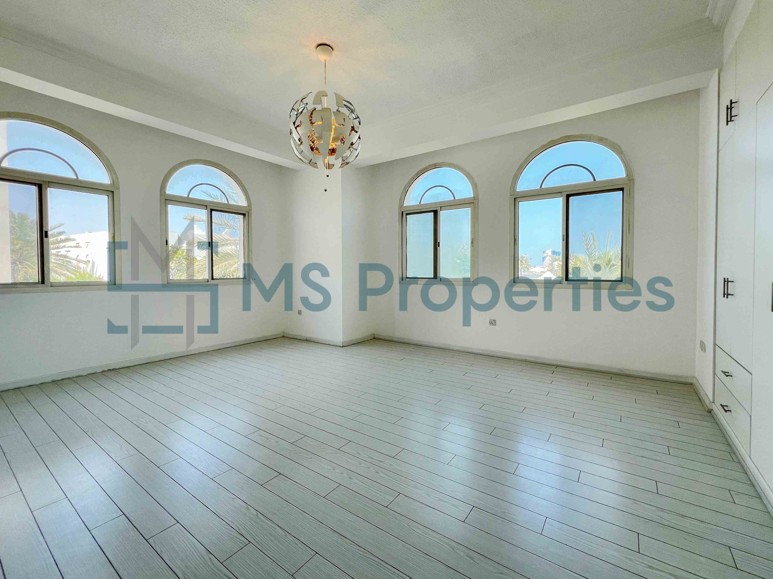 Spacious 4Bedroom+Maid Villa in West Bay Lagoon