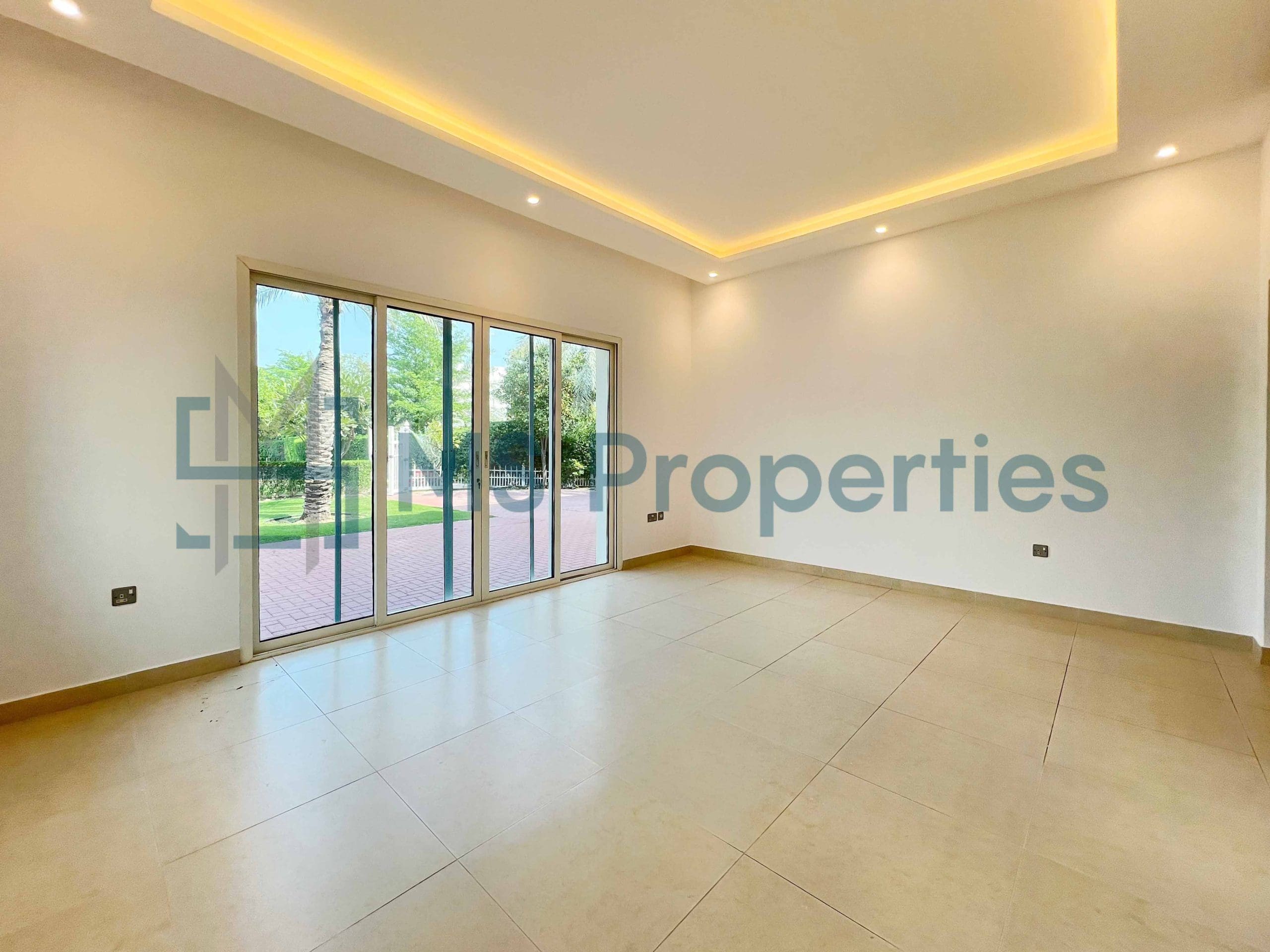Spacious 4Bedroom+Maid Villa in West Bay Lagoon