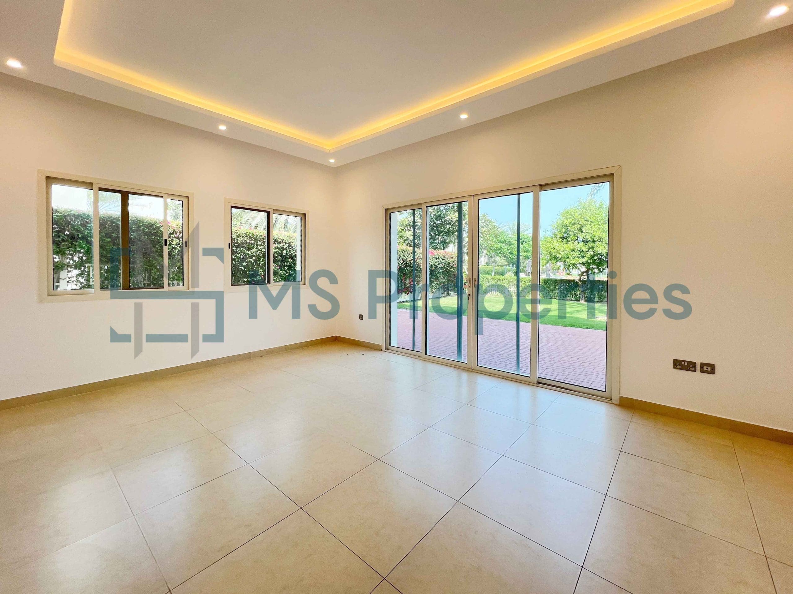 Spacious 4Bedroom+Maid Villa in West Bay Lagoon