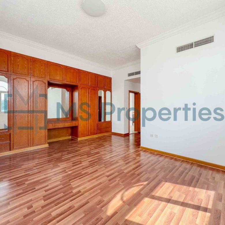Spacious 4Bedroom+Maid Villa in West Bay Lagoon