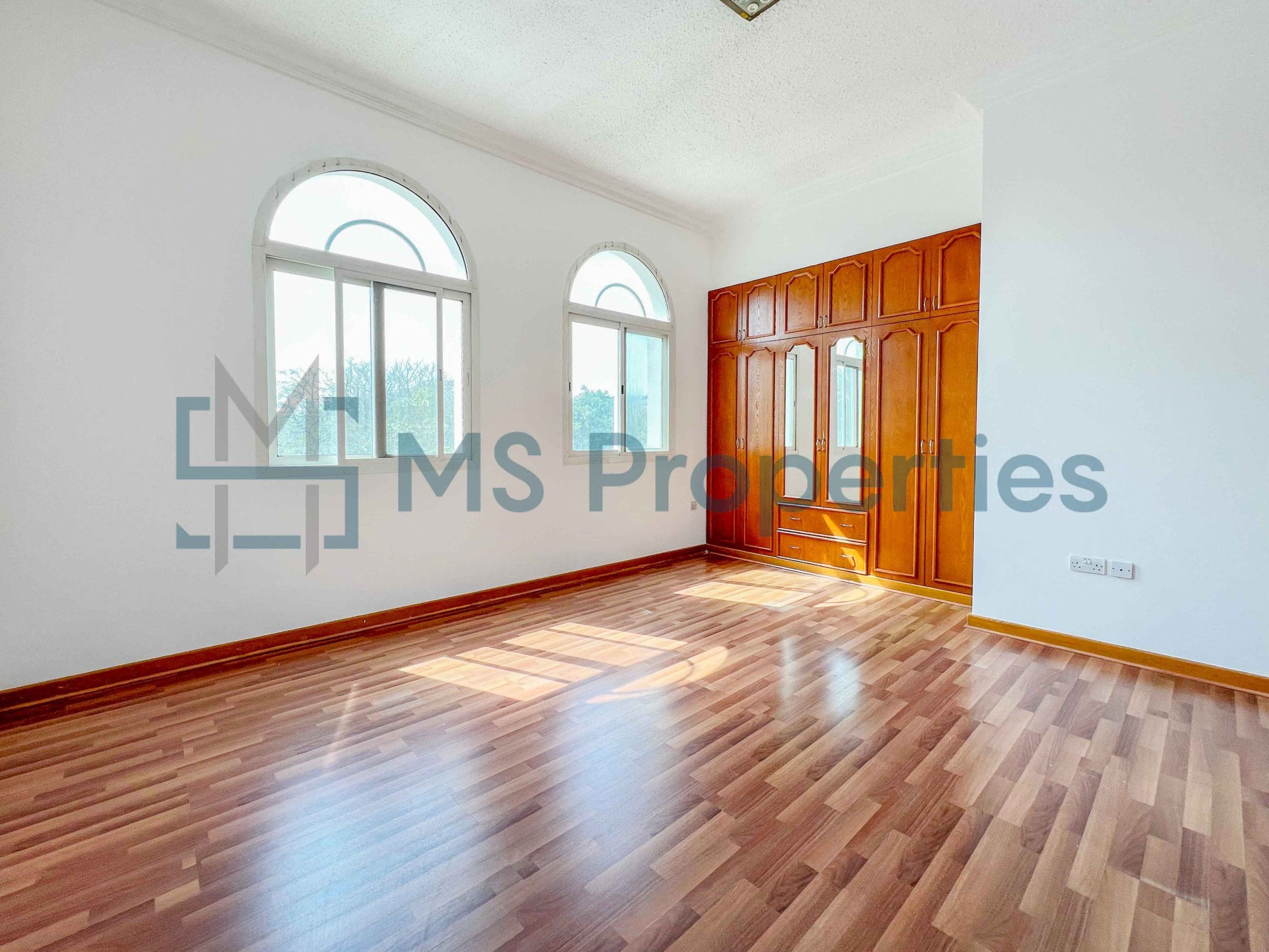 Spacious 4Bedroom+Maid Villa in West Bay Lagoon
