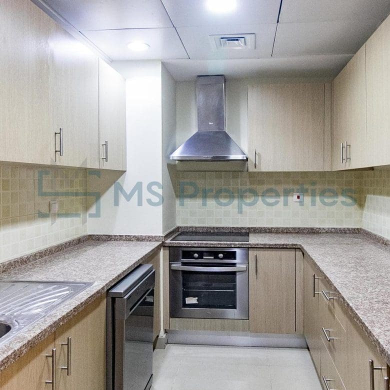 Bright and Classic 1BHK + Office in the Heart of The Pearl