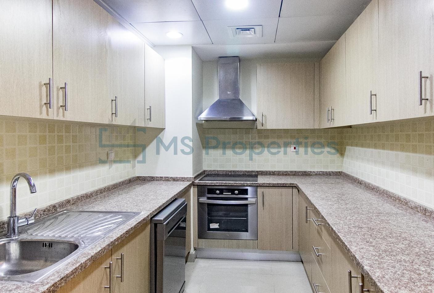 Bright and Classic 1BHK + Office in the Heart of The Pearl