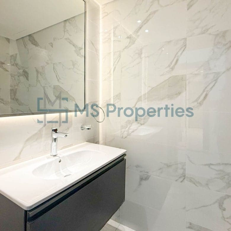 Beautiful Scenery 2BR+Maid Apartment with Balcony