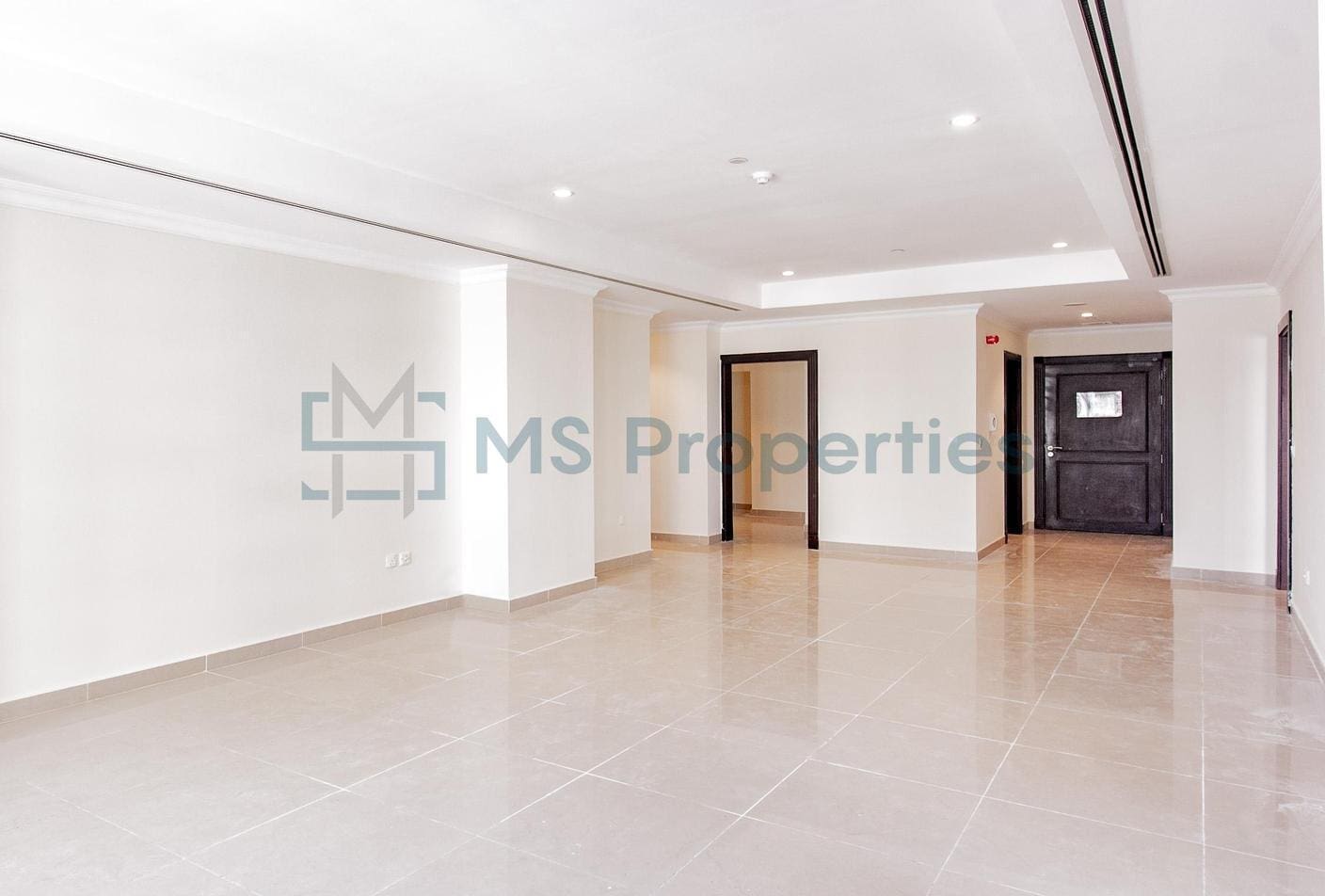 Bright and Classic 1BHK + Office in the Heart of The Pearl