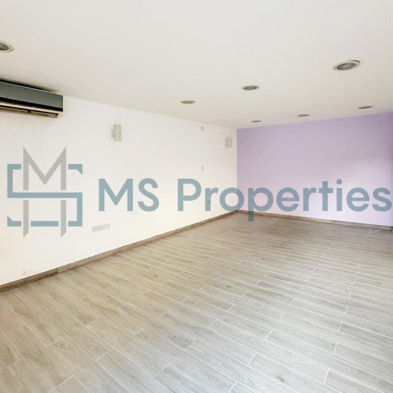 Luxurious 5Bedroom FreeHold Villa with Title Deed