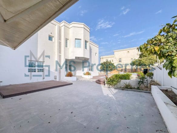 Luxurious 5Bedroom FreeHold Villa with Title Deed