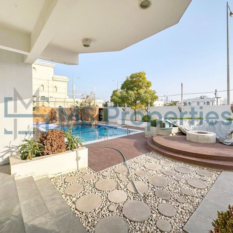 Luxurious 5Bedroom FreeHold Villa with Title Deed