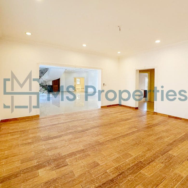 Luxurious 5Bedroom FreeHold Villa with Title Deed
