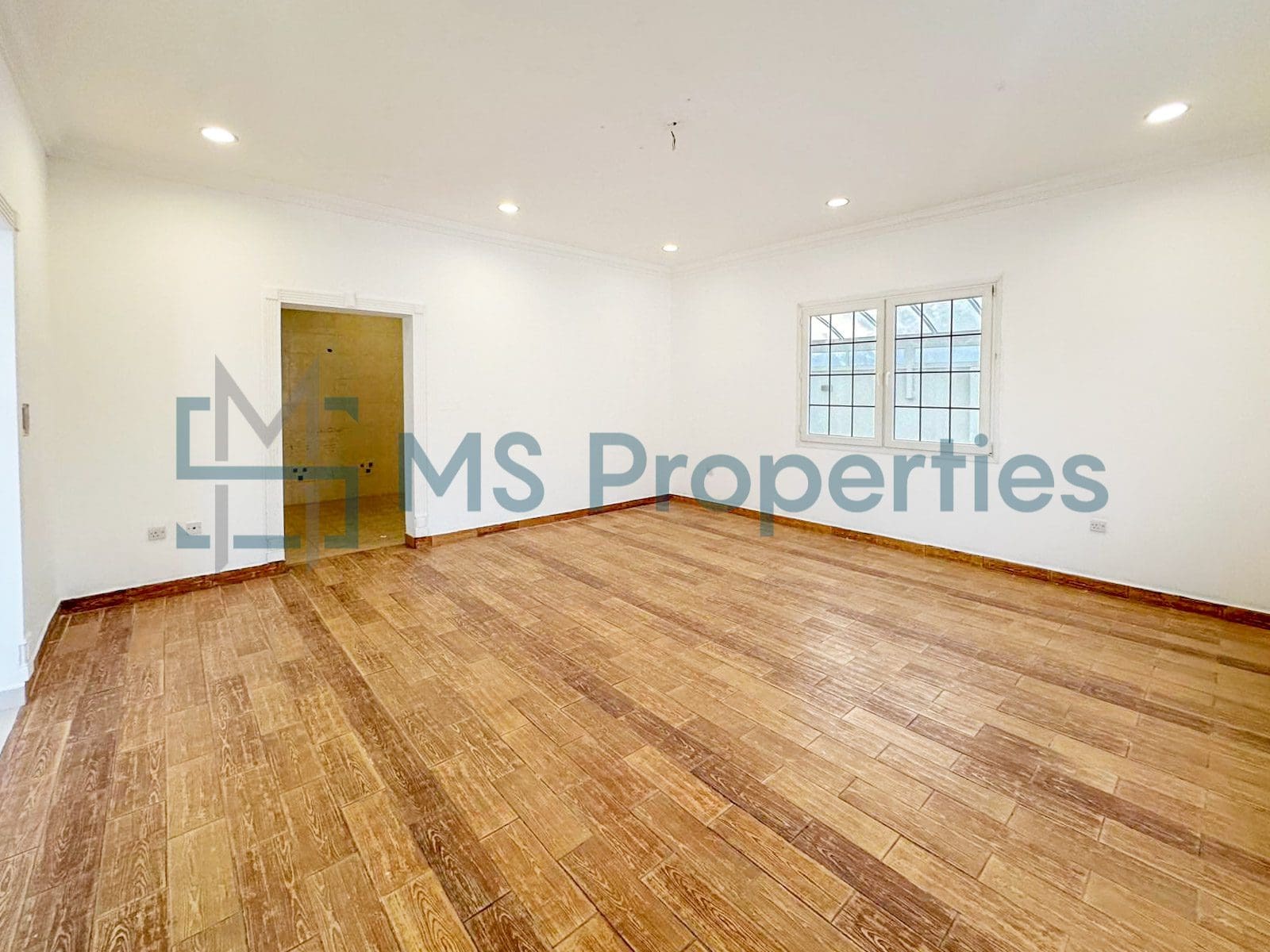 Luxurious 5Bedroom FreeHold Villa with Title Deed