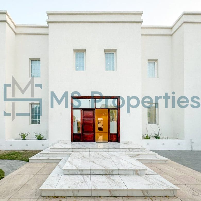 Luxurious 5Bedroom FreeHold Villa with Title Deed