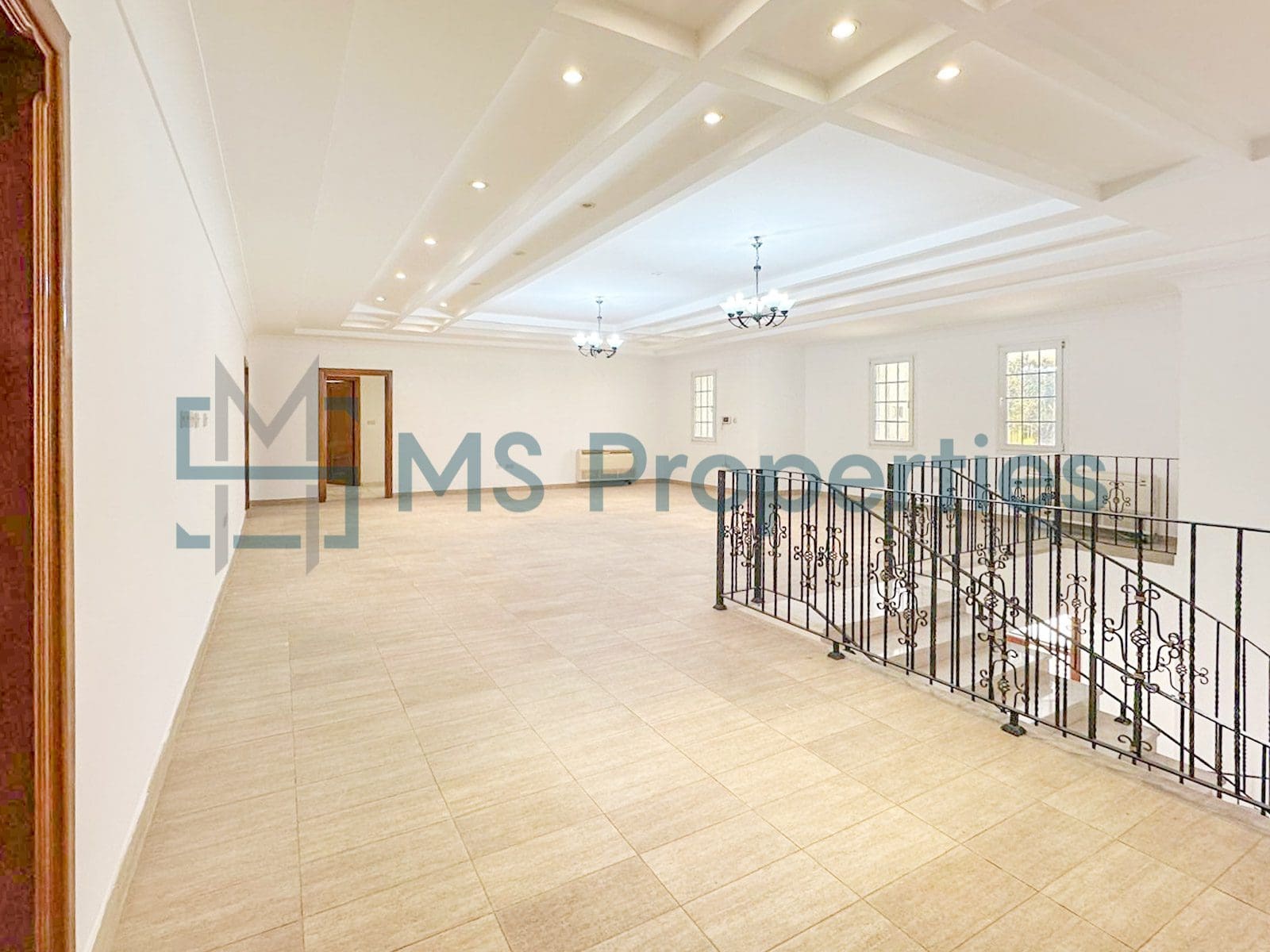 Luxurious 5Bedroom FreeHold Villa with Title Deed