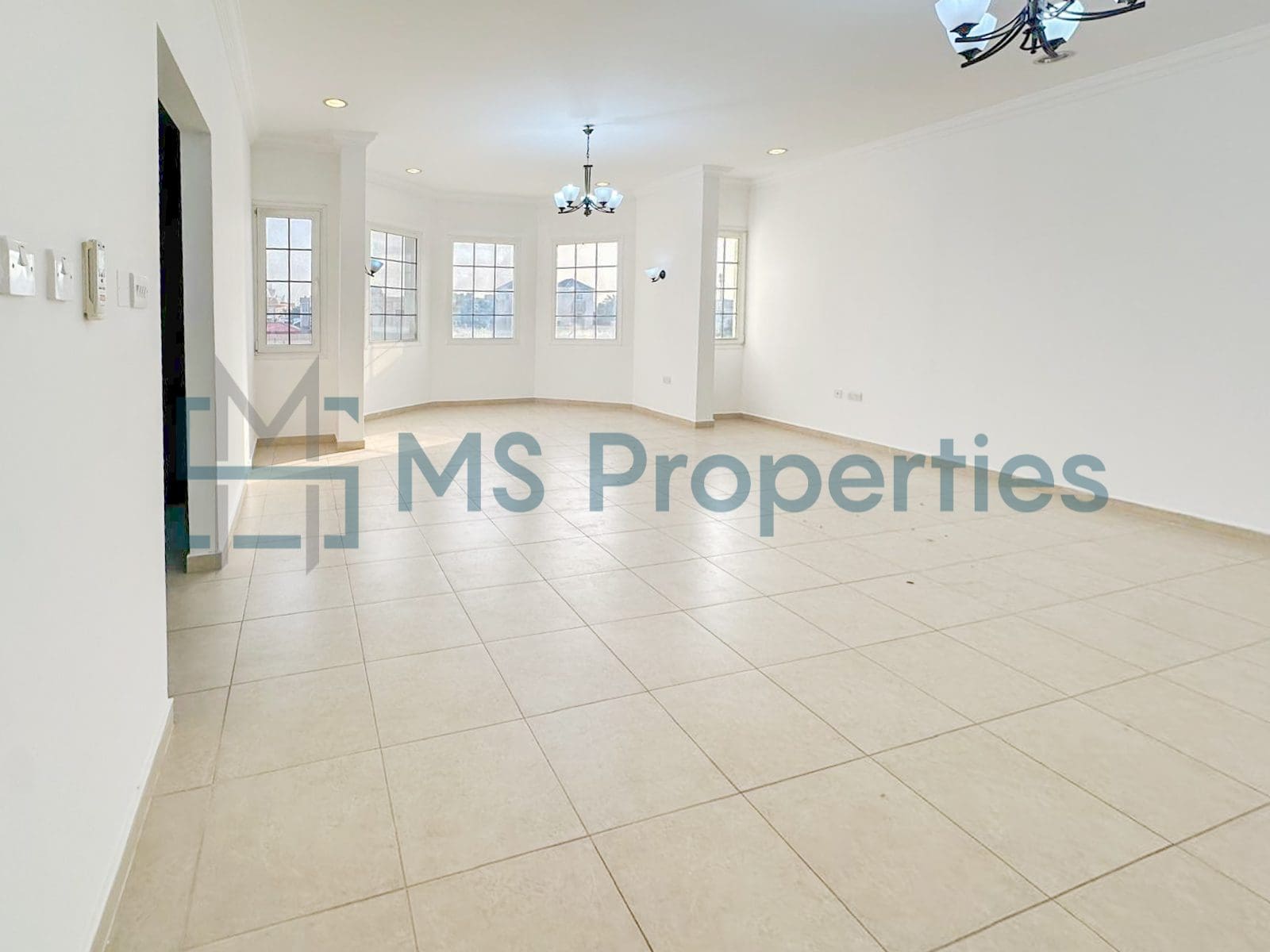 Luxurious 5Bedroom FreeHold Villa with Title Deed