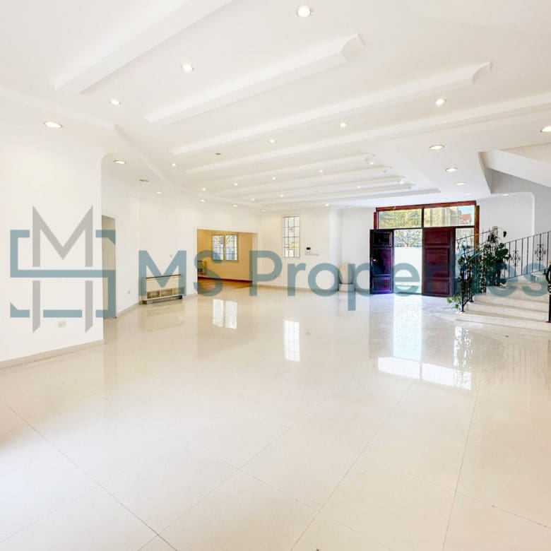 Luxurious 5Bedroom FreeHold Villa with Title Deed