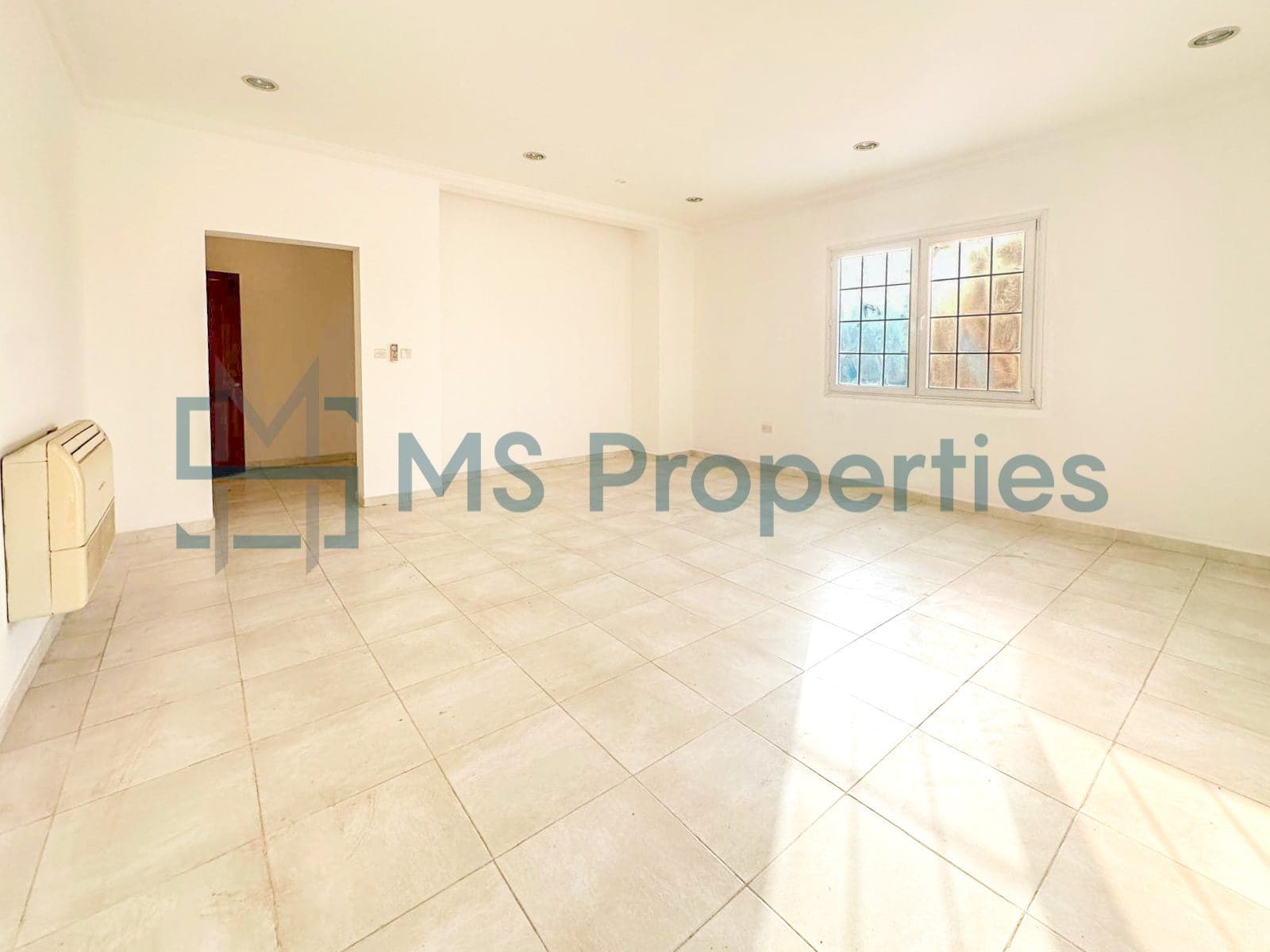 Luxurious 5Bedroom FreeHold Villa with Title Deed