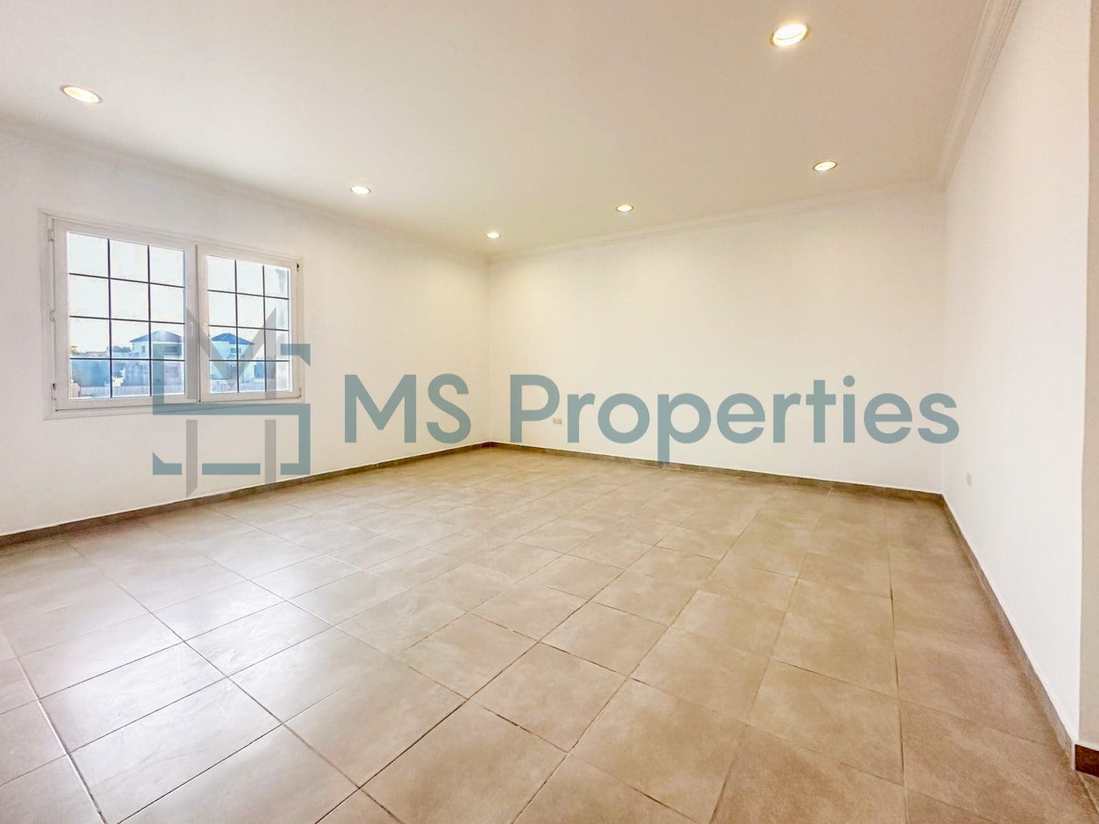Luxurious 5Bedroom FreeHold Villa with Title Deed