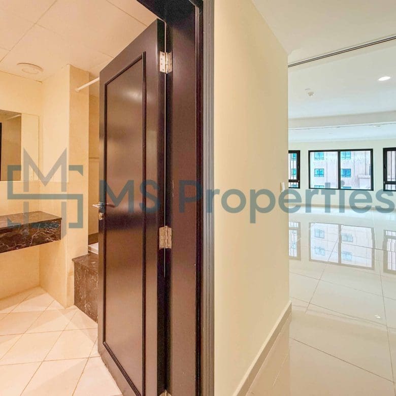 Classic and Spacious 1BHK + Office in The Pearl